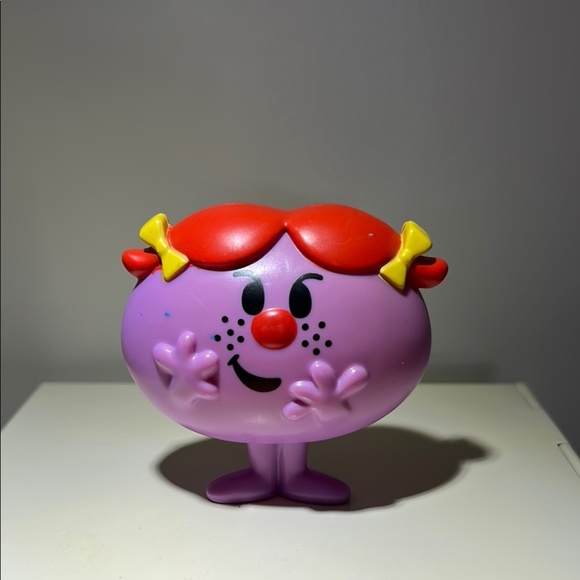 Yellow and Blue Action Figures Playset - Picture 6 of 10